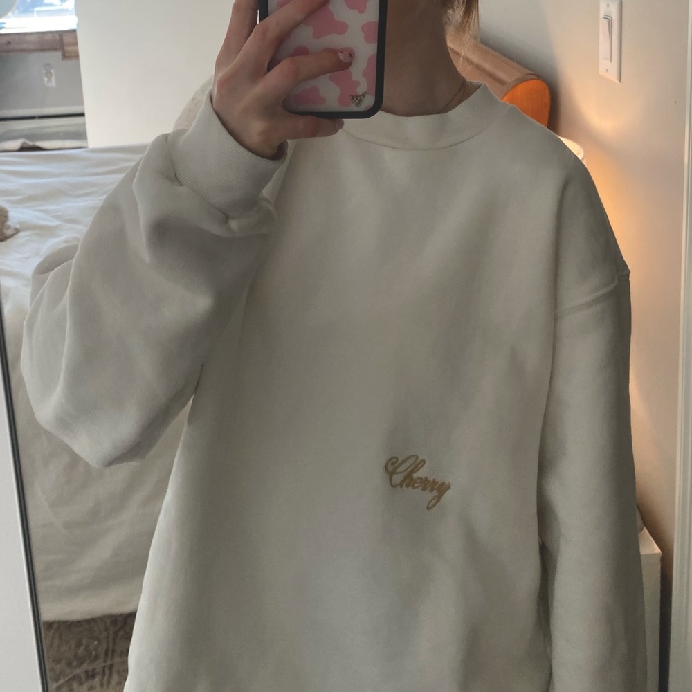 cherry la beige crewneck